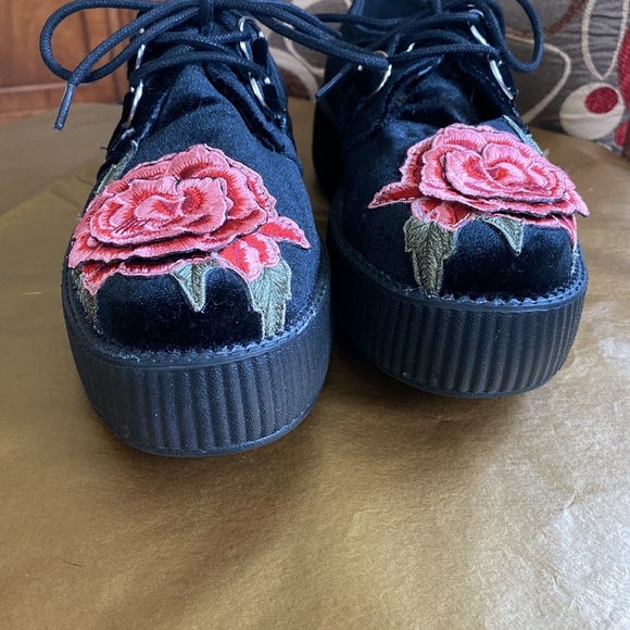 TUK VELVET ROSE SHOES - Picture 5 of 8